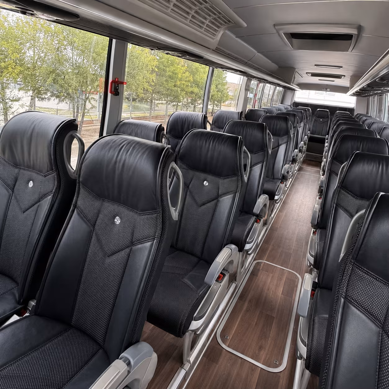 gerald r ford international airport grr charter bus pickups drop offs